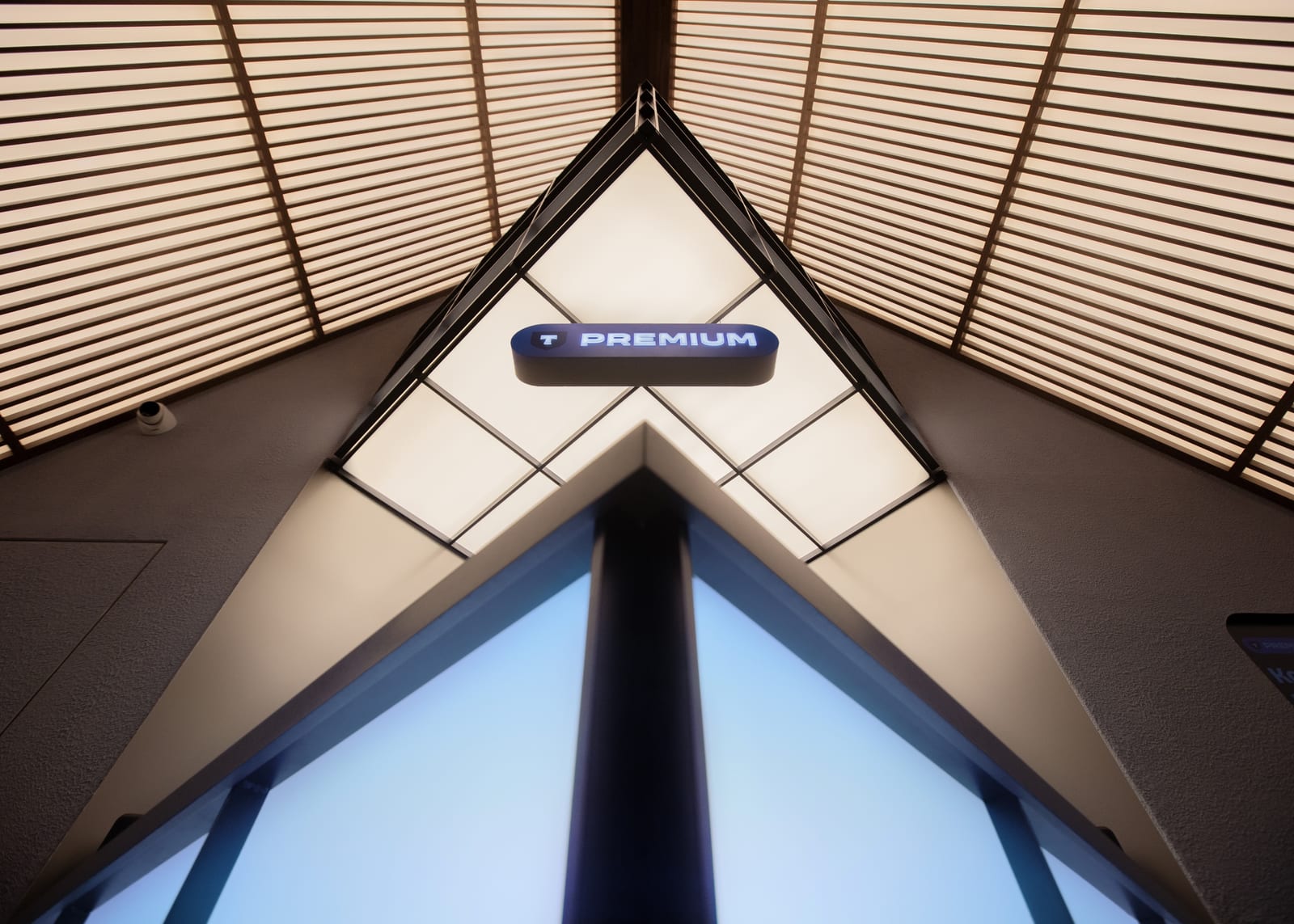 T-PREMIUM — 6