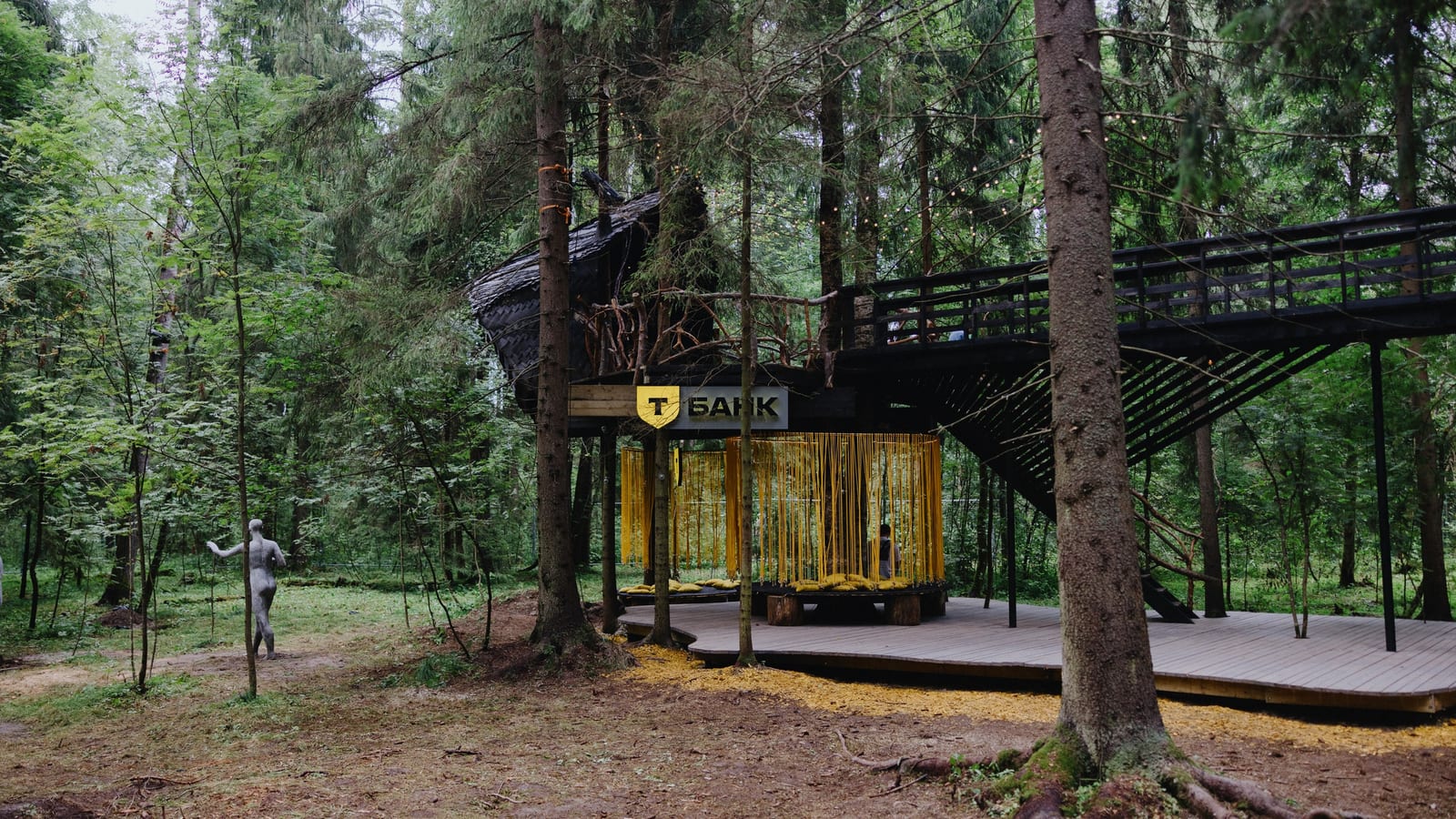БРЕНД-ЗОНА Т-БАНКА НА ТАНЦПОЛЕ WOODZ, OUTLINE — 4